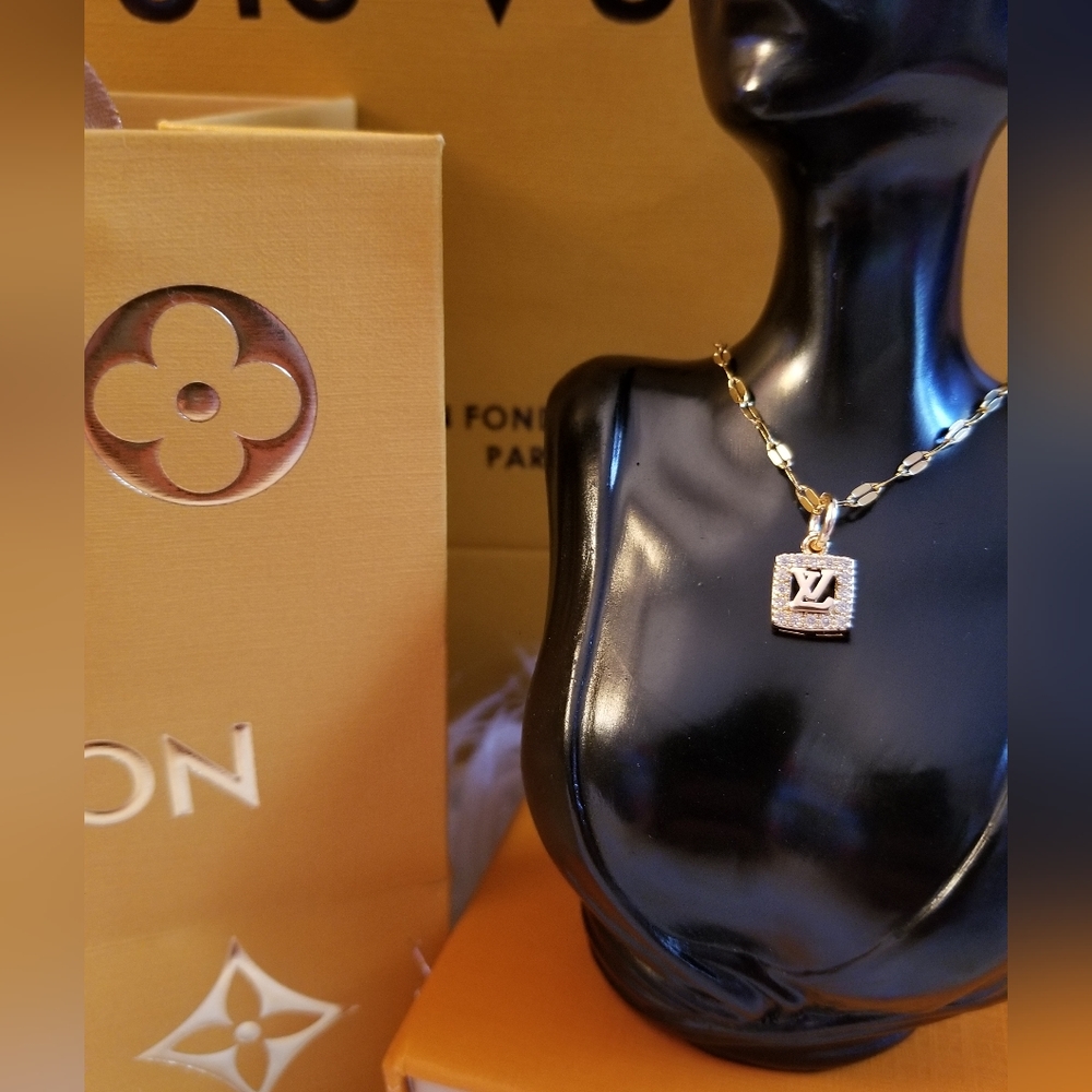 Authentic Louis Vuitton Zipper Pull Charm on Unbranded Adjustable Chain